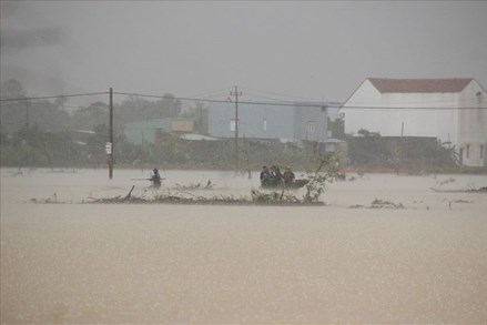Mặt trận Trung ương hỗ trợ các tỉnh miền Trung bị thiệt hại do mưa lũ