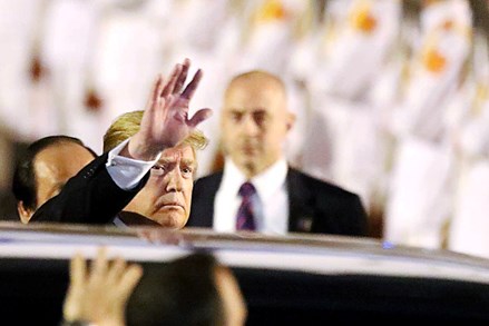 Tổng thống Mỹ Donald Trump tới Hà Nội