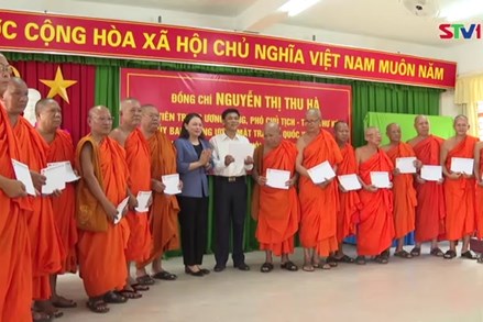 Phó Chủ tịch - Tổng Thư ký Nguyễn Thị Thu Hà thăm và chúc Tết cổ truyền Chôl Chnăm Thmây 2023 tại tỉnh Sóc Trăng