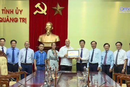 Phó Chủ tịch UBTW MTTQ Việt Nam Nguyễn Hữu Dũng cùng Đoàn đại biểu cấp cao Uỷ ban Bảo vệ Cách mạng Cuba thăm và làm việc tại Quảng Trị