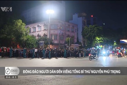 Đông đảo người dân đến viếng Tổng Bí thư Nguyễn Phú Trọng