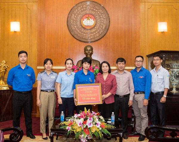 Đoàn Thanh niên Cục Hàng không Việt Nam chung tay ủng hộ bà con vùng lũ