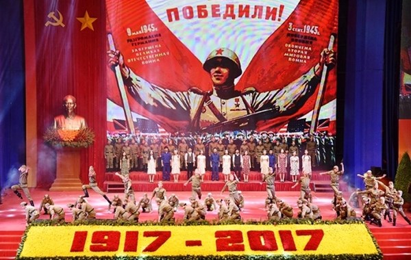 Kỷ niệm trọng thể 100 năm Cách mạng Tháng Mười Nga
