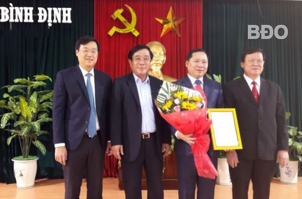 Công bố quyết định đồng chí Nguyễn Phi Long tham gia Ban Thường vụ Tỉnh ủy Bình Định nhiệm kỳ 2015-2020 