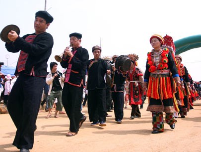 Bảo tồn và phát huy bản sắc văn hóa dân tộc Dao 