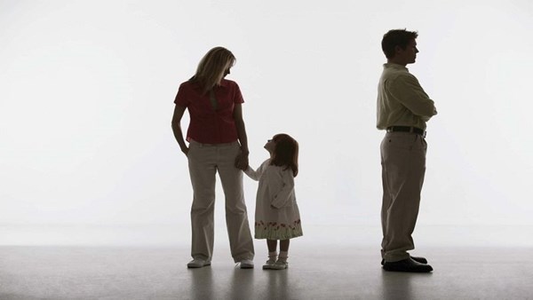 Điều kiện giành lại quyền nuôi con sau ly hôn