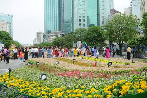 Chơi Xuân, xin đừng mãi kéo dài