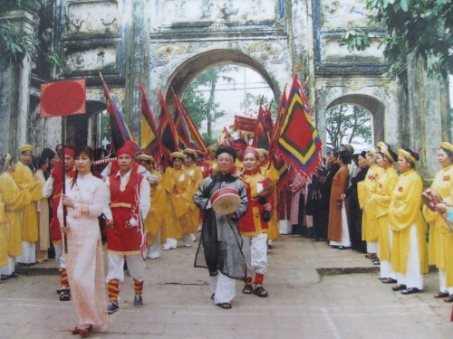 Giá trị trong tín ngưỡng thờ Thành hoàng của người Việt ở Đồng bằng Bắc bộ