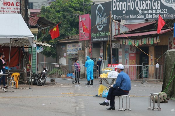 Cận cảnh vùng cách ly gần 11.000 nhân khẩu ở thôn Hạ Lôi, nơi bệnh nhân 243 sinh sống