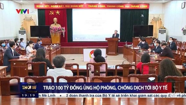 Trao 100 tỷ đồng ủng hộ phòng, chống dịch Covid-19 tới Bộ Y tế