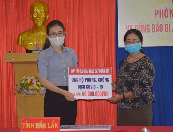 Ủy ban MTTQ tỉnh Lâm Đồng, TP Cần Thơ, Đắk Lắk tiếp nhận ủng hộ phòng chống dịch Covid-19