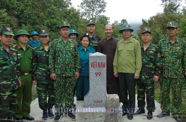Ủy ban MTTQ tỉnh Điện Biên đi kiểm tra mốc giới trên địa bàn xã Hua Thanh và xã Thanh Nưa, huyện Điện Biên