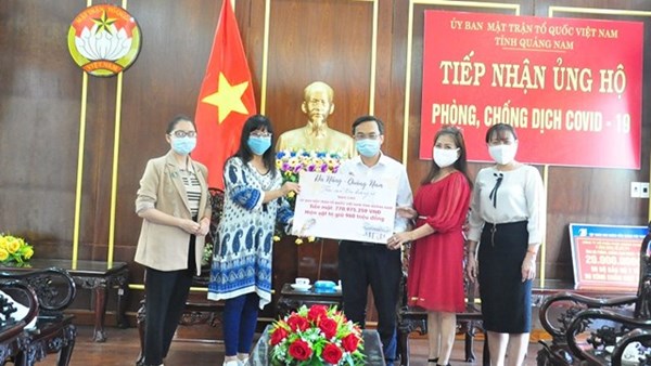 Ủy ban MTTQ Việt Nam tỉnh Quảng Nam tiếp nhận tiền và hiện vật ủng hộ phòng, chống dịch Covid-19