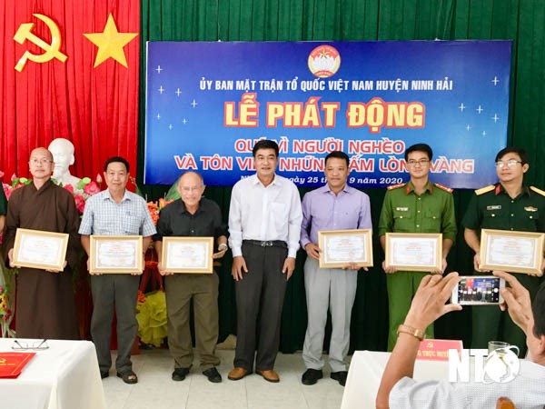 Ninh Thuận: Uỷ ban MTTQ Việt Nam huyện Ninh Hải phát động quỹ “Vì người nghèo” và tôn vinh những tấm lòng vàng