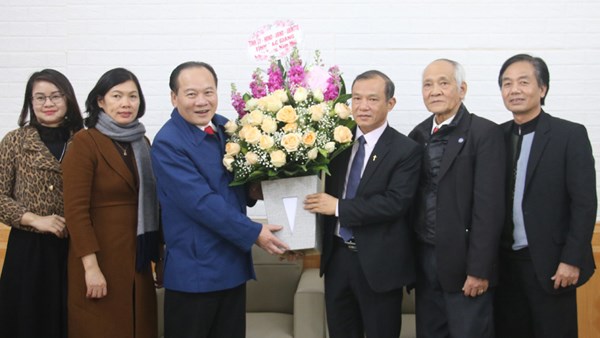 Chủ tịch Ủy ban MTTQ tỉnh Bắc Giang Trần Công Thắng chúc Tết Giáo xứ Bắc Giang