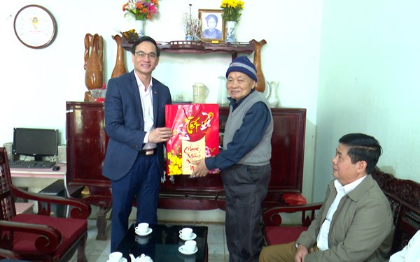 Ủy ban MTTQ tỉnh Phú Thọ: Thăm hỏi già làng, người có uy tín trên địa bàn huyện Thanh Sơn