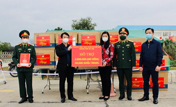 Hà Nội hỗ trợ tỉnh Hải Dương 2 tỷ đồng, 50.000 khẩu trang phòng, chống dịch
