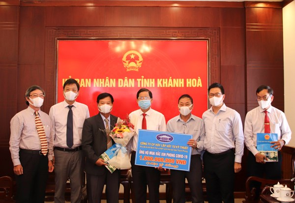Khánh Hòa tiếp nhận gần 3,7 tỷ đồng hỗ trợ mua vắc xin phòng, chống Covid-19