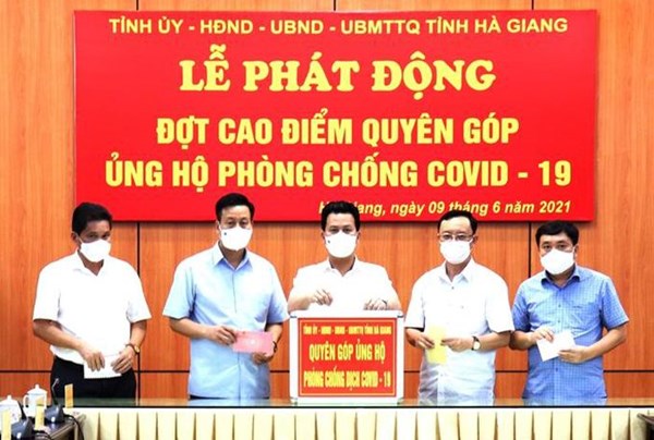 Hà Giang: Hơn 8 tỷ đồng trong ngày đầu tiên phát động ủng hộ phòng, chống COVID-19