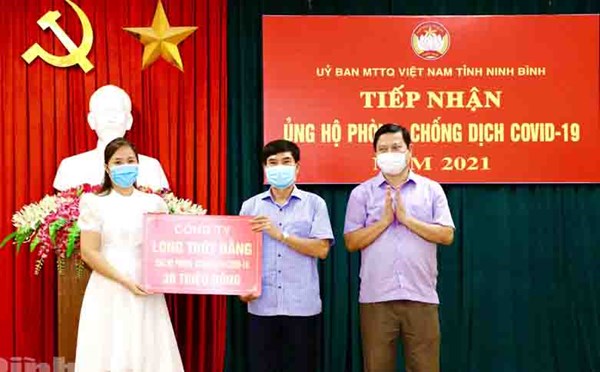 MTTQ Việt Nam tỉnh Ninh Bình tiếp nhận ủng hộ phòng, chống dịch COVID-19