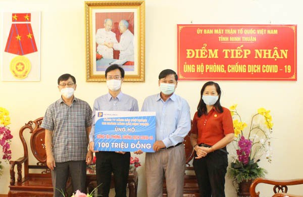 Ủy ban MTTQ Việt Nam tỉnh Ninh Thuận: Tiếp nhận ủng hộ Quỹ phòng, chống dịch COVID-19 từ các doanh nghiệp