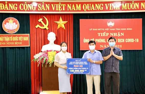Ủy ban MTTQ Việt Nam tỉnh Ninh Bình tiếp nhận ủng hộ phòng, chống dịch COVID-19