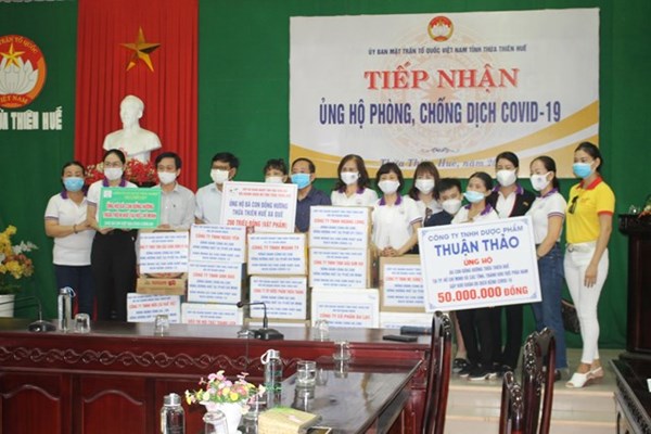 Ủy ban MTTQ tỉnh Quảng Bình, Thừa Thiên – Huế, Thanh Hóa tiếp nhận ủng hộ phòng, chống dịch Covid-19
