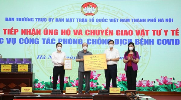 Ủy ban MTTQ thành phố Hà Nội tiếp nhận hơn 182 tỷ đồng và hiện vật ủng hộ phòng, chống dịch