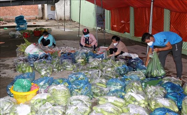 MTTQ tỉnh Tiền Giang hỗ trợ người dân gặp khó khăn do đại dịch COVID-19