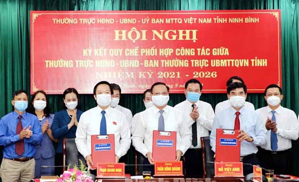 Ninh Bình: Ký kết quy chế phối hợp công tác giữa Thường trực HĐND- UBND- Ban Thường trực Ủy ban MTTQ Việt Nam