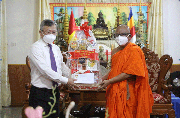 Ủy ban MTTQVN thành phố Cần Thơ chúc mừng đồng bào dân tộc Khmer nhân dịp lễ Sene Dolta 