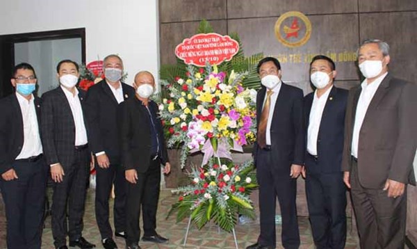 Ban Thường trực Ủy ban MTTQ Việt Nam tỉnh Lâm Đồng, Bến Tre thăm, chúc mừng nhân Ngày Doanh nhân Việt Nam