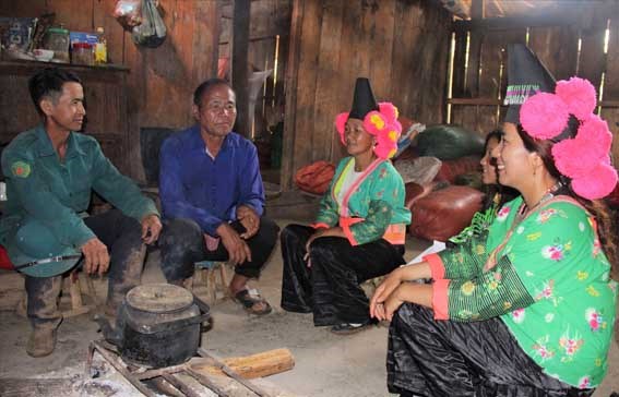 Người có uy tín và những bản làng giàu đẹp ở Sơn La