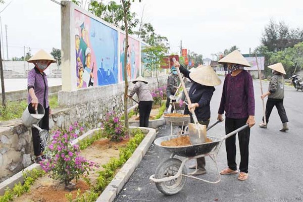 Người dân Lộc Hà tham gia công tác bảo vệ môi trường 