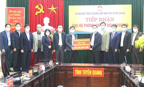 Tuyên Quang:Tiếp nhận 150 triệu đồng hỗ trợ huyện Na Hang và Lâm Bình phòng chống dịch Covid -19