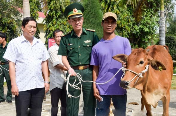 Ủy ban MTTQ Việt Nam tỉnh Sóc Trăng phối hợp chăm lo sinh kế cho đồng bào Khmer