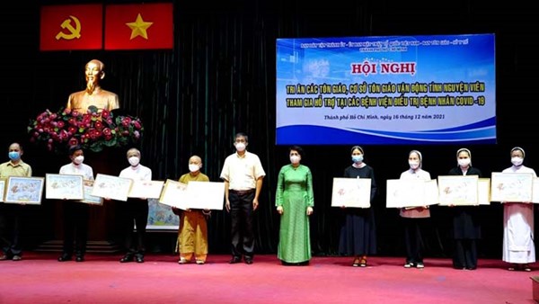 TP Hồ Chí Minh tuyên dương các tình nguyện viên tôn giáo tham gia chống dịch