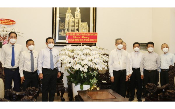 Bí thư Thành ủy TP Hồ Chí Minh thăm, chúc mừng Giáng sinh cơ sở tôn giáo và cá nhân tiêu biểu
