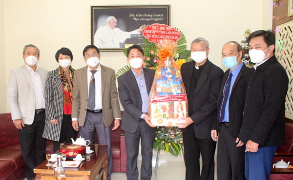 Ủy ban MTTQ tỉnh Lâm Đồng thăm và chúc mừng Ủy ban Đoàn kết công giáo nhân dịp Giáng sinh 2021