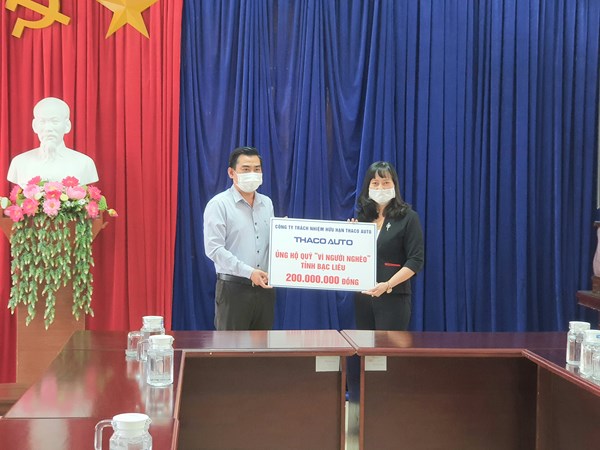 Mặt trận Bạc Liêu tiếp nhận ủng hộ Quỹ 'Vì người nghèo'