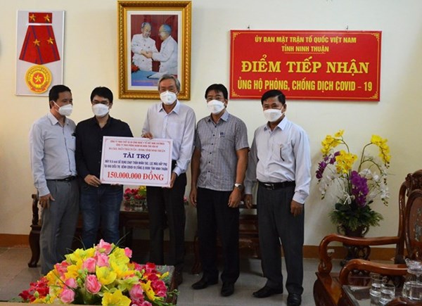 Mặt trận Tổ quốc tỉnh Ninh Thuận: tiếp nhận vật tư y tế và túi quà an sinh cho người nghèo