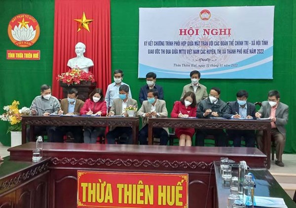 Thừa Thiên-Huế: Ký kết chương trình phối hợp công tác giữa Mặt trận và các đoàn thể