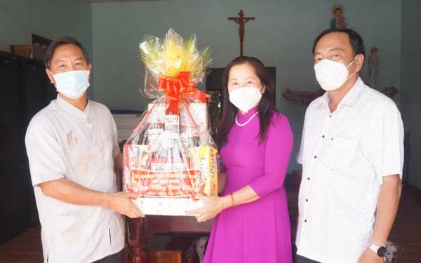 Ủy ban MTTQ Việt Nam tỉnh Ninh Thuận thăm, chúc Tết các cá nhân, tổ chức tôn giáo