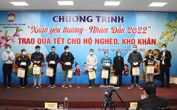 Hơn 7 tỷ đồng trao quà Tết cho người nghèo Đà Nẵng