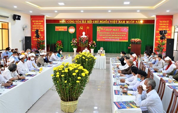 Ninh Thuận: Họp mặt nhân sĩ, trí thức, chức sắc các tôn giáo và người có uy tín