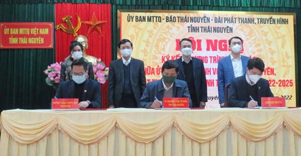 Ủy ban MTTQ tỉnh Thái Nguyên ký kết quy chế phối hợp công tác thông tin, tuyên truyền