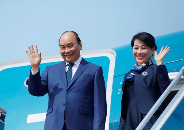 Chủ tịch nước Nguyễn Xuân Phúc lên đường thăm cấp Nhà nước tới Singapore