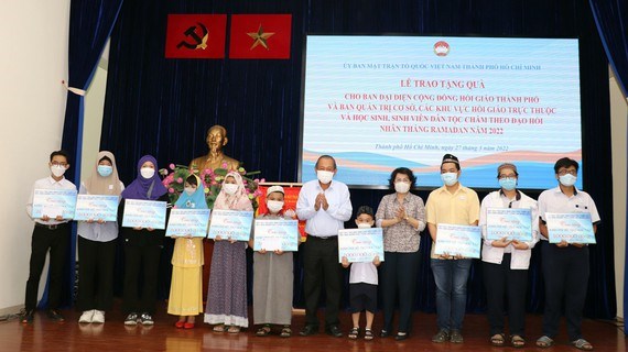 TP.Hồ Chí Minh: Trao học bổng cho học sinh, sinh viên cộng đồng người Chăm