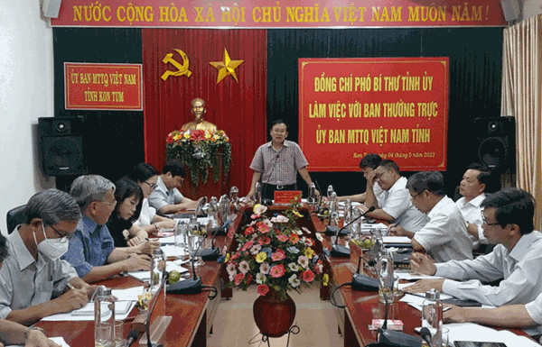 Ban Thường vụ Tỉnh uỷ Kon Tum làm việc với Ban Thường trực  Ủy ban MTTQ Việt Nam tỉnh Kon Tum