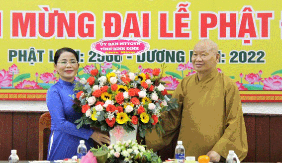 Ủy ban MTTQ Việt Nam tỉnh Bình Định chúc mừng Đại lễ Phật đản 2022